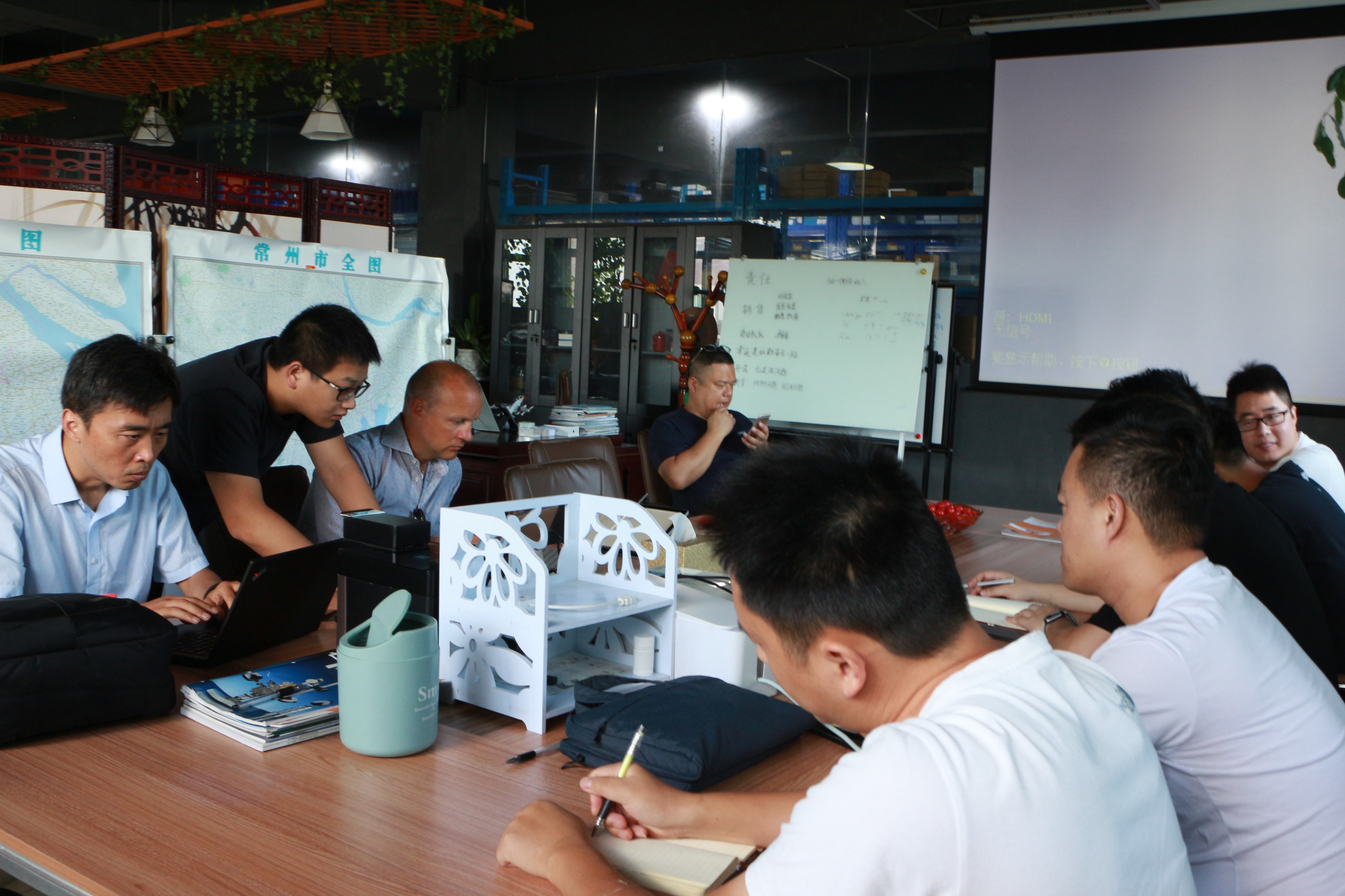 Molemab的应用工程师Fabio De Pretto先生来到我司并对我司销售进行培训